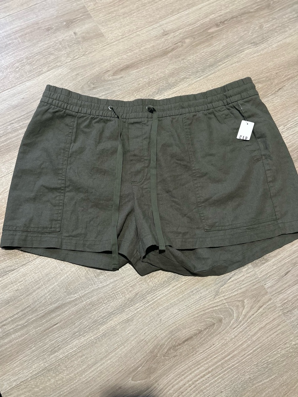 GAP Olive Green Cargo Shorts - Women's
